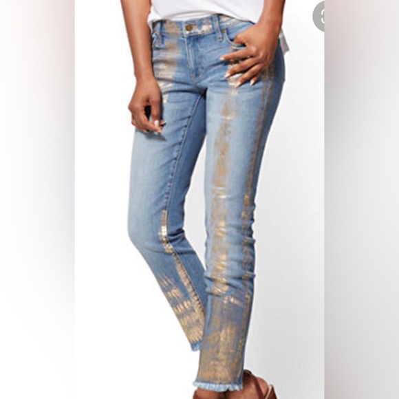 SOHO New York & Co Boyfriend Gold Foiled Front of jeans with frayed hem.Gorgeous - Picture 7 of 8